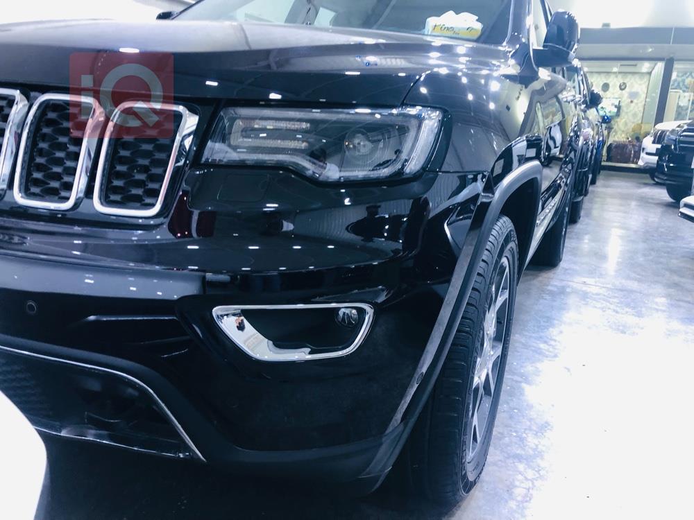 جیپ گراند شیرۆکی